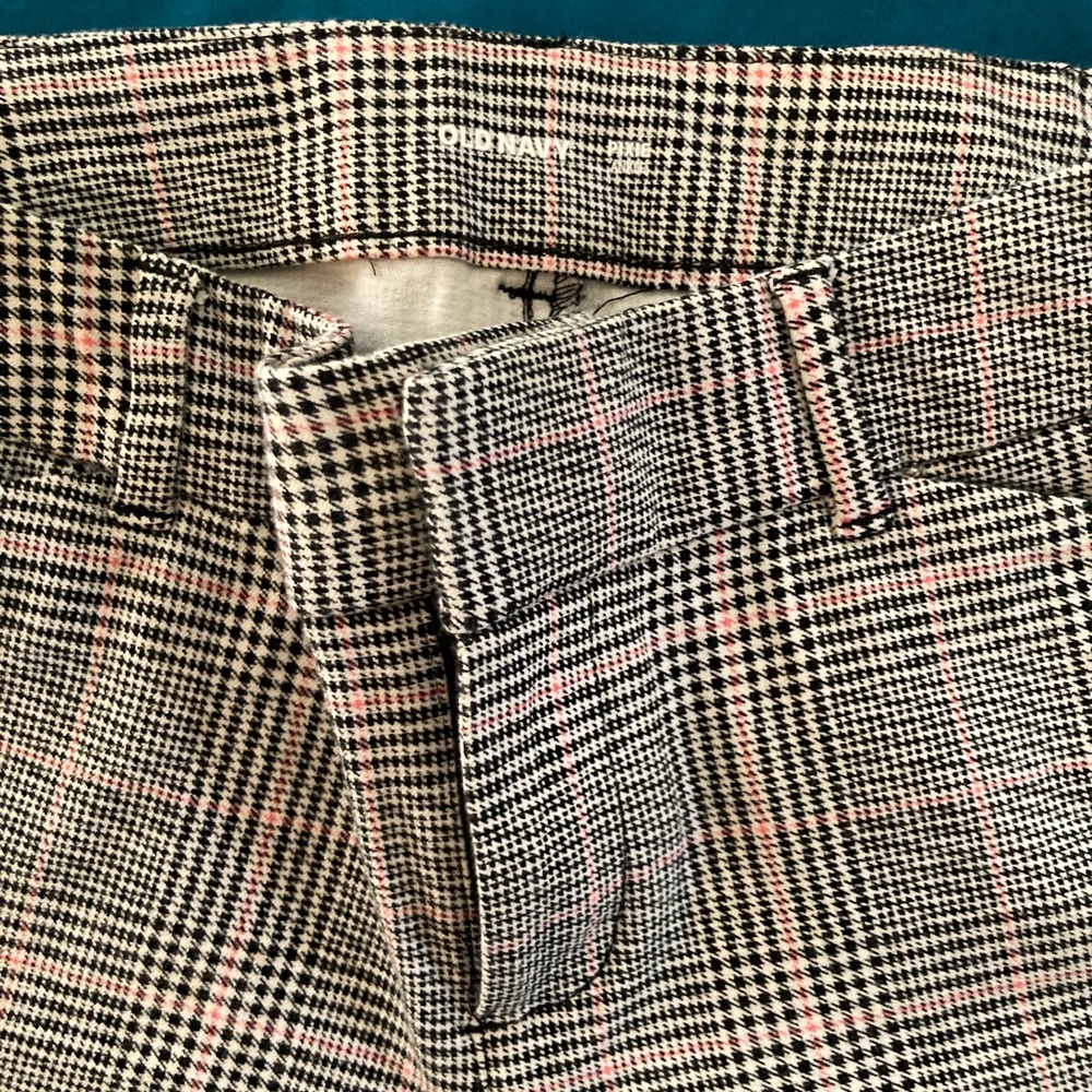 OldNavy size 2 Pixie pant plaid - mid rise ankle length